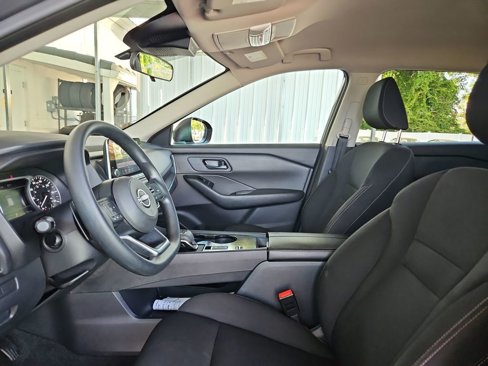 Used 2024 Nissan Rogue S image 21