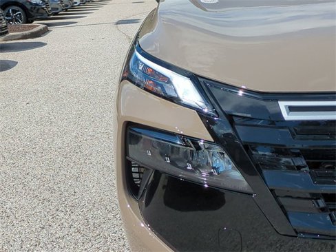 New 2026 Nissan Rogue SV image 9