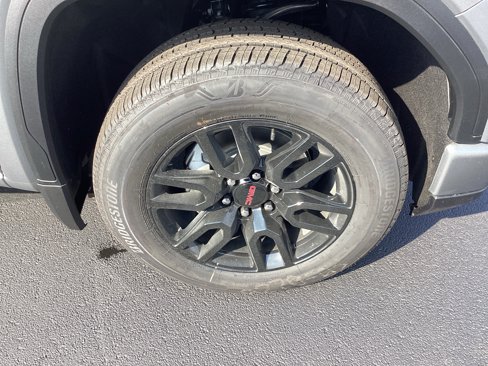 New 2026 GMC Sierra 1500 Elevation image 13