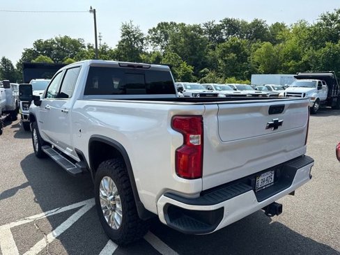 Used 2022 Chevrolet Silverado 2500 High Country w/ Safety Package II image 2