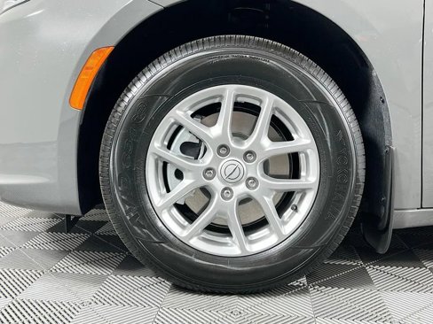 New 2025 Chrysler Pacifica Select image 32