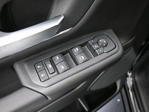 New 2025 RAM 1500 4x4 Crew Cab image 16