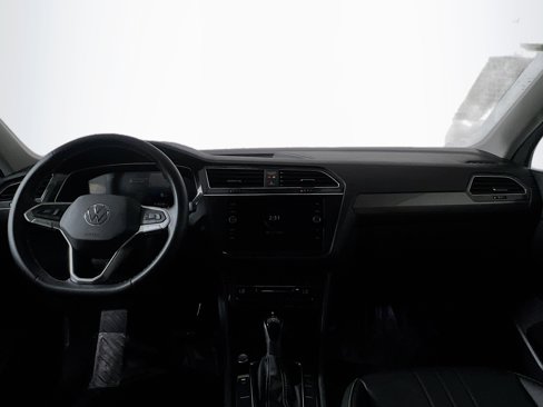 Used 2023 Volkswagen Tiguan SE image 30