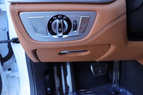 Used 2020 BMW 750i xDrive image 29