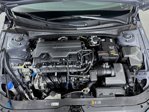 Certified 2025 Hyundai Elantra Sport image 29