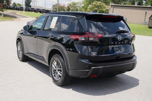 Used 2024 Nissan Rogue S image 5
