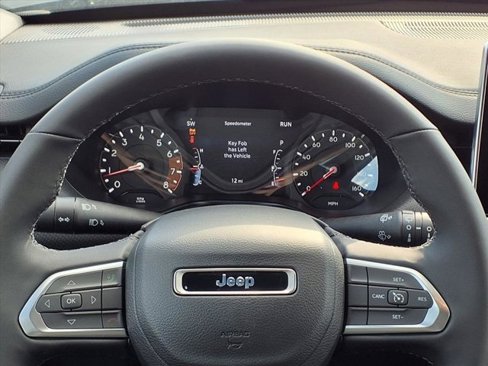 New 2026 Jeep Compass Latitude image 12
