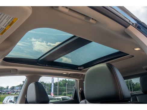 Used 2024 Nissan Murano SL image 11