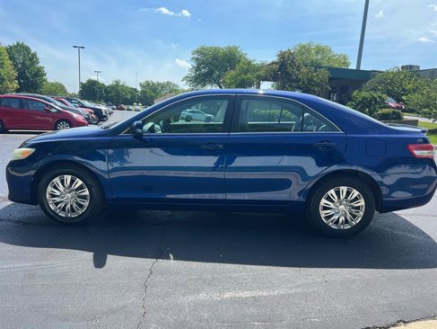 Used 2010 Toyota Camry LE image 10