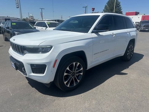 New 2025 Jeep Grand Cherokee Overland image 8