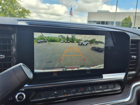 Used 2025 GMC Sierra 1500 SLT image 5