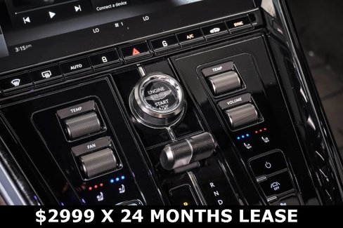 Used 2025 Aston Martin DB12 Convertible image 32