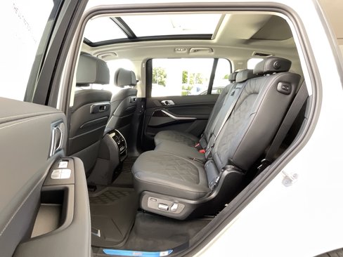 New 2026 BMW X7 xDrive40i w/ Premium Package image 26
