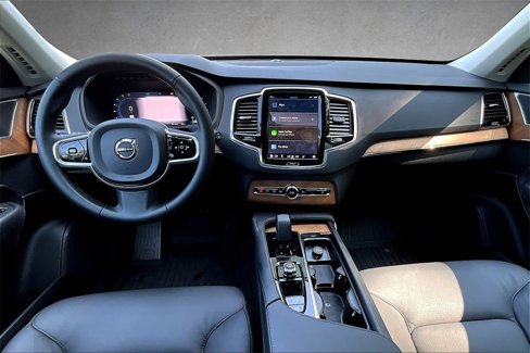 Certified 2025 Volvo XC90 B5 Plus w/ Protection Package Premier image 7