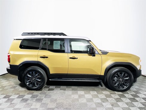 Certified 2025 Toyota Land Cruiser image 9