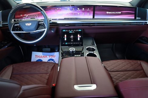 Used 2025 Cadillac Escalade Sport w/ Touring Package image 22