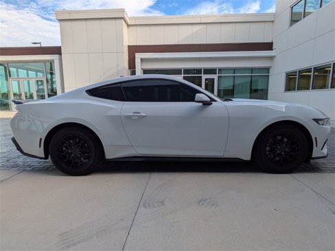 Used 2024 Ford Mustang Coupe image 4
