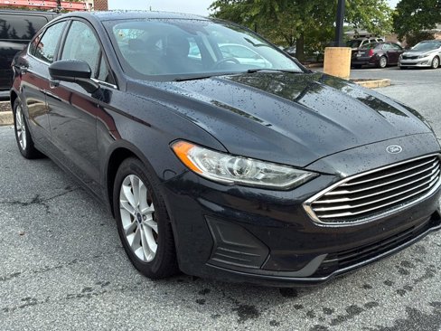 Used 2020 Ford Fusion SE image 3
