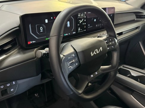 Used 2025 Kia EV9 Wind image 30