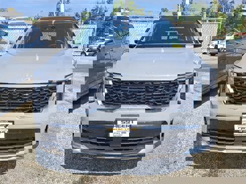 Used 2025 Kia Sorento S w/ Panoramic Sunroof Package image 7