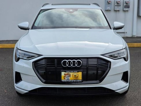 Used 2022 Audi e-tron Premium w/ Convenience Plus Package image 2