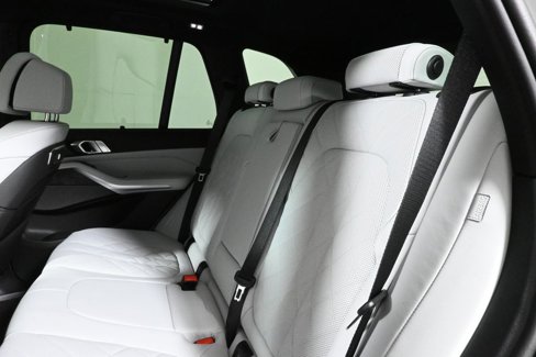 New 2026 BMW X5 xDrive40i w/ M Sport Package image 4