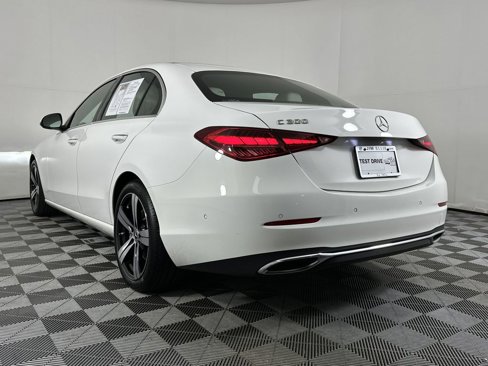 Used 2025 Mercedes-Benz C 300 Sedan image 4