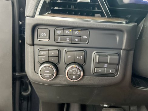 New 2026 Chevrolet Suburban High Country image 18