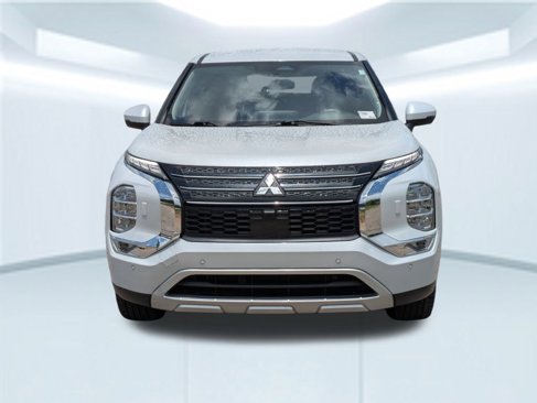 Used 2024 Mitsubishi Outlander SE image 10