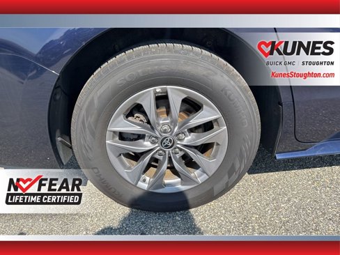Used 2024 Toyota Sienna XLE image 12
