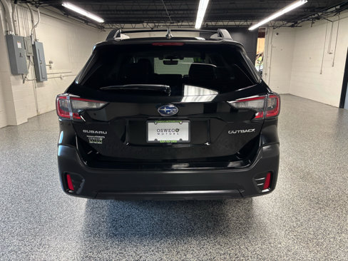 Used 2020 Subaru Outback Premium image 6
