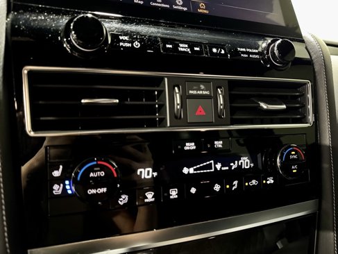 Used 2023 INFINITI QX80 Sensory image 19