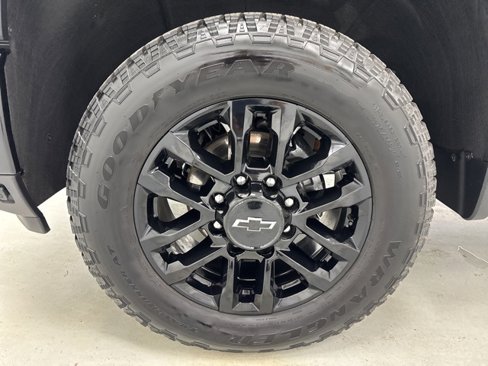 Used 2025 Chevrolet Silverado 2500 LTZ w/ Trail Boss Package image 40
