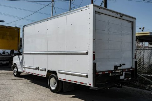 Used 2021 GMC Savana 3500 Extended w/ Power Convenience Package image 5