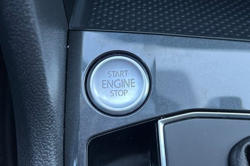 Used 2019 Volkswagen Tiguan SEL image 23