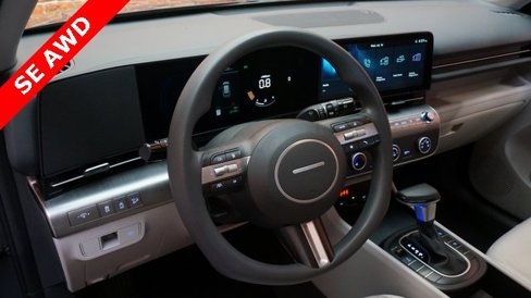 Used 2024 Hyundai Kona SE image 9