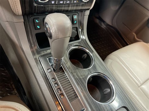 Used 2014 Chevrolet Traverse LT image 16
