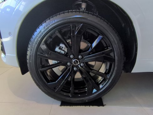 New 2026 Volvo XC60 B5 Ultra w/ Climate Package image 12