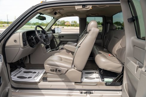 Used 2005 Chevrolet Silverado 3500 LT w/ Heavy-Duty Power Package image 35