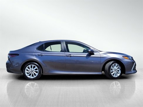Used 2023 Toyota Camry LE image 3