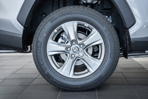 New 2025 Toyota RAV4 XLE image 17
