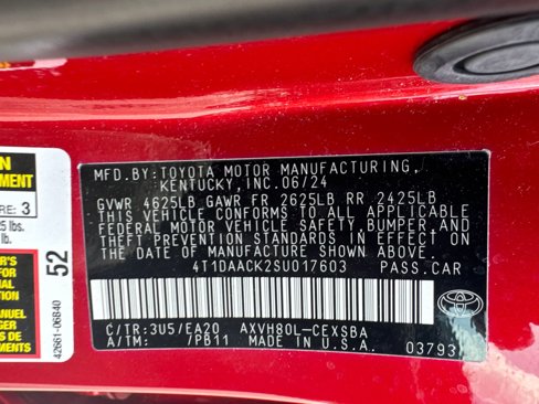 Used 2025 Toyota Camry SE image 30