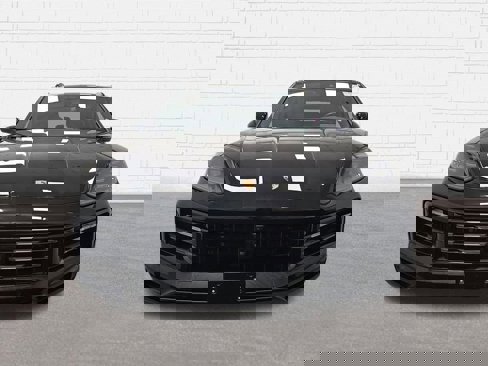 Used 2024 Porsche Cayenne image 3