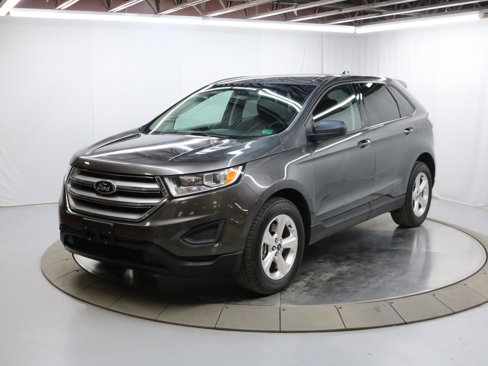 Used 2017 Ford Edge SE image 2