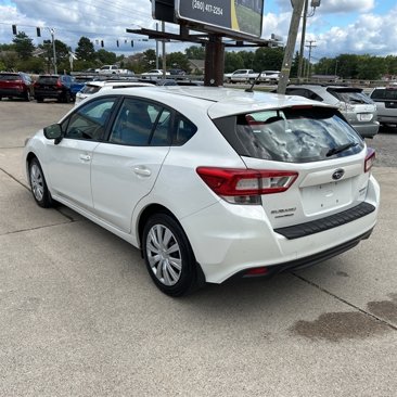 Used 2017 Subaru Impreza 2.0i image 3