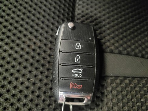 Used 2020 Kia Optima LX image 32