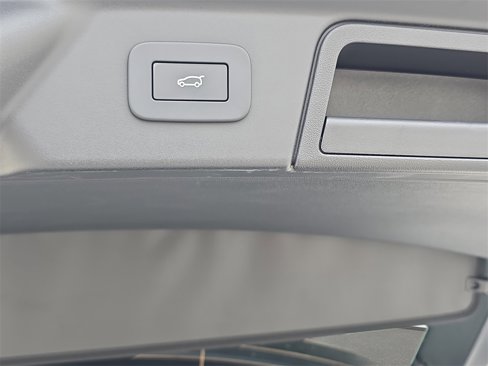New 2026 Land Rover Range Rover Velar Dynamic SE image 13