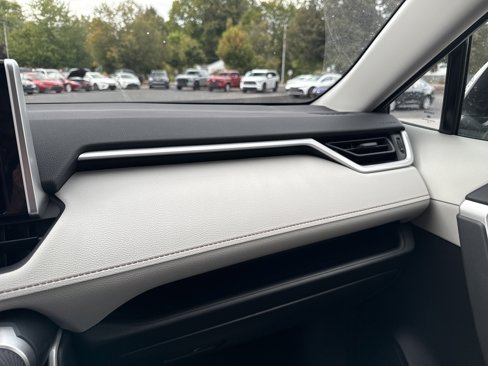 New 2025 Toyota RAV4 XLE image 19