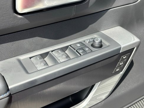 New 2025 Toyota Tundra Platinum image 28