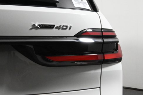 New 2026 BMW X7 xDrive40i w/ Executive Package image 13